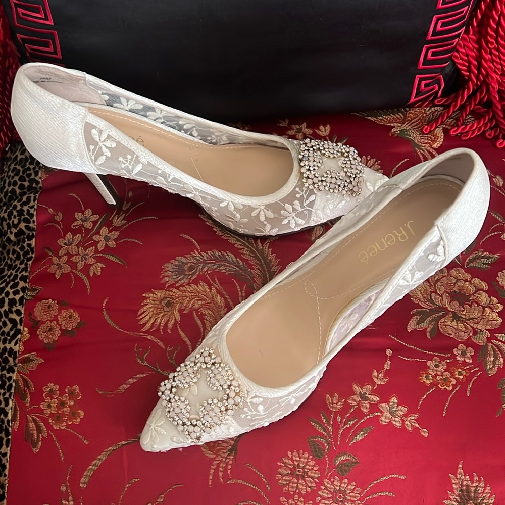 Dancing in the party with a lovely J. Renee pumps!